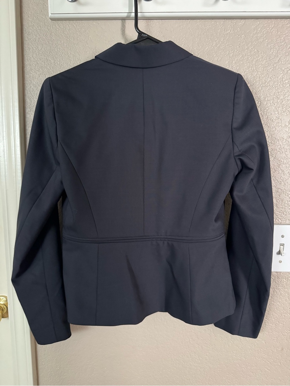 EUC Ann Taylor Navy Blazer - Picture 2 of 3